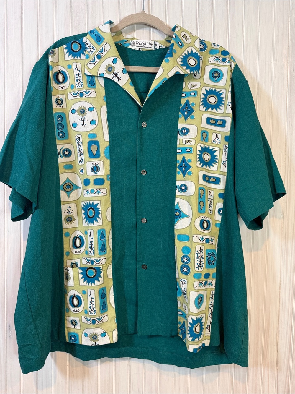 REGALIA BBB BING BANG BOOMERANG RETRO PRINT BUTTONDOWN XL